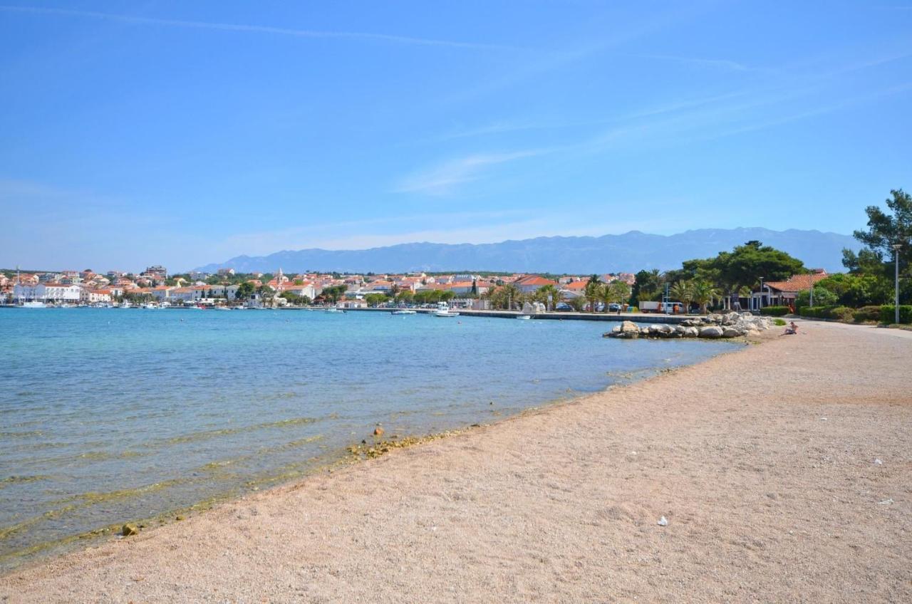 Apartment And Rooms Amenka Novalja Εξωτερικό φωτογραφία