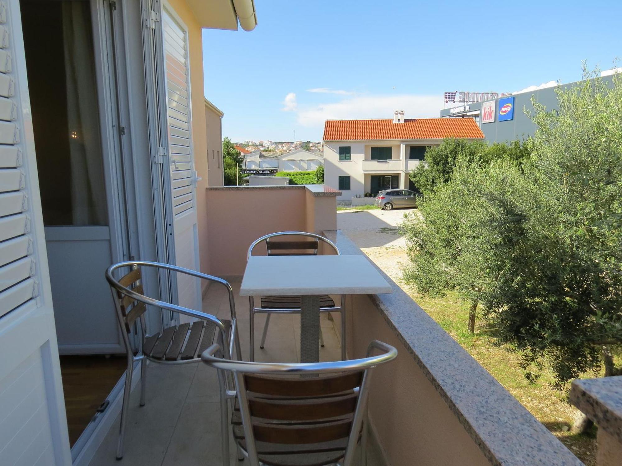 Apartment And Rooms Amenka Novalja Εξωτερικό φωτογραφία