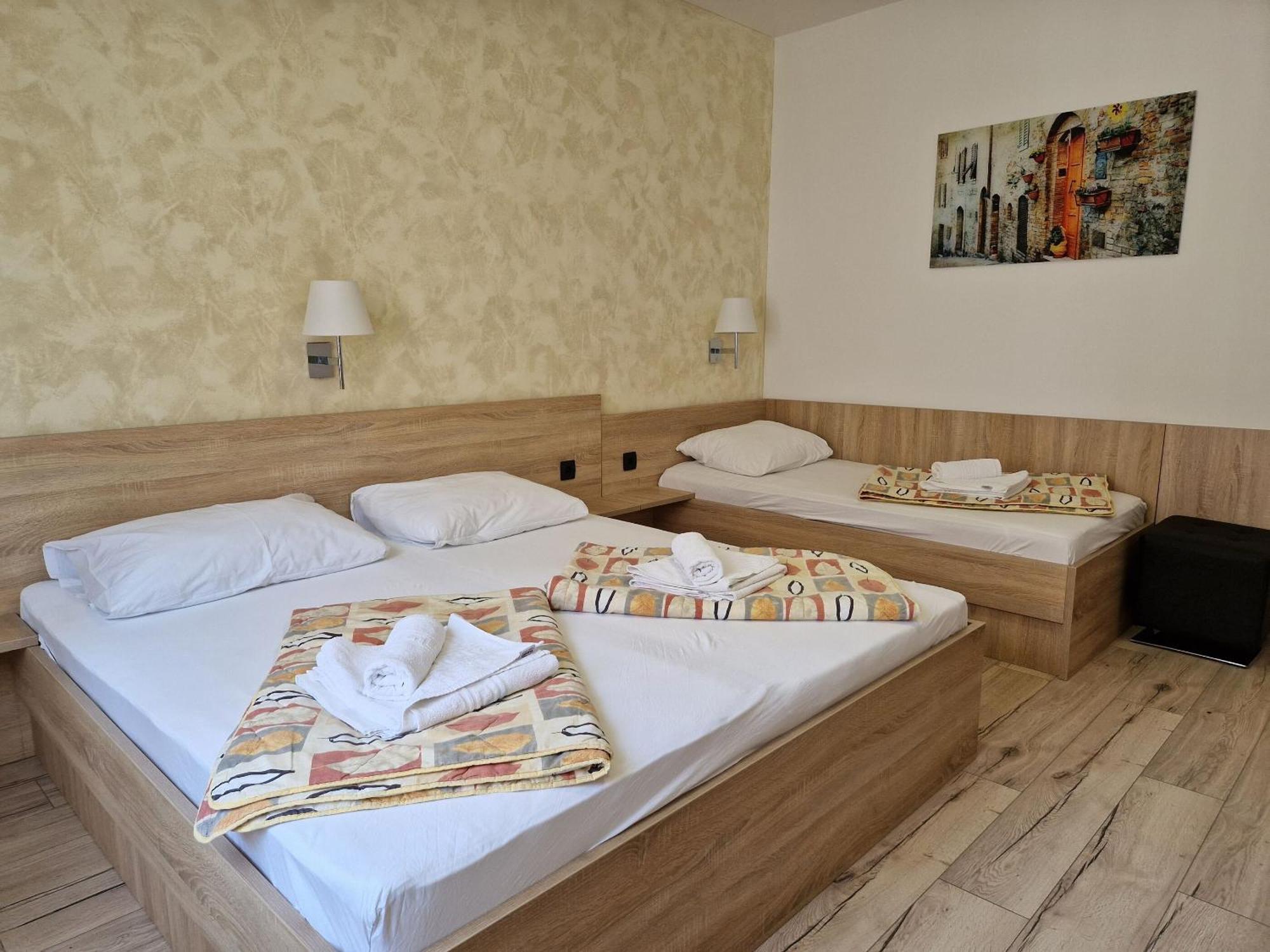 Apartment And Rooms Amenka Novalja Εξωτερικό φωτογραφία