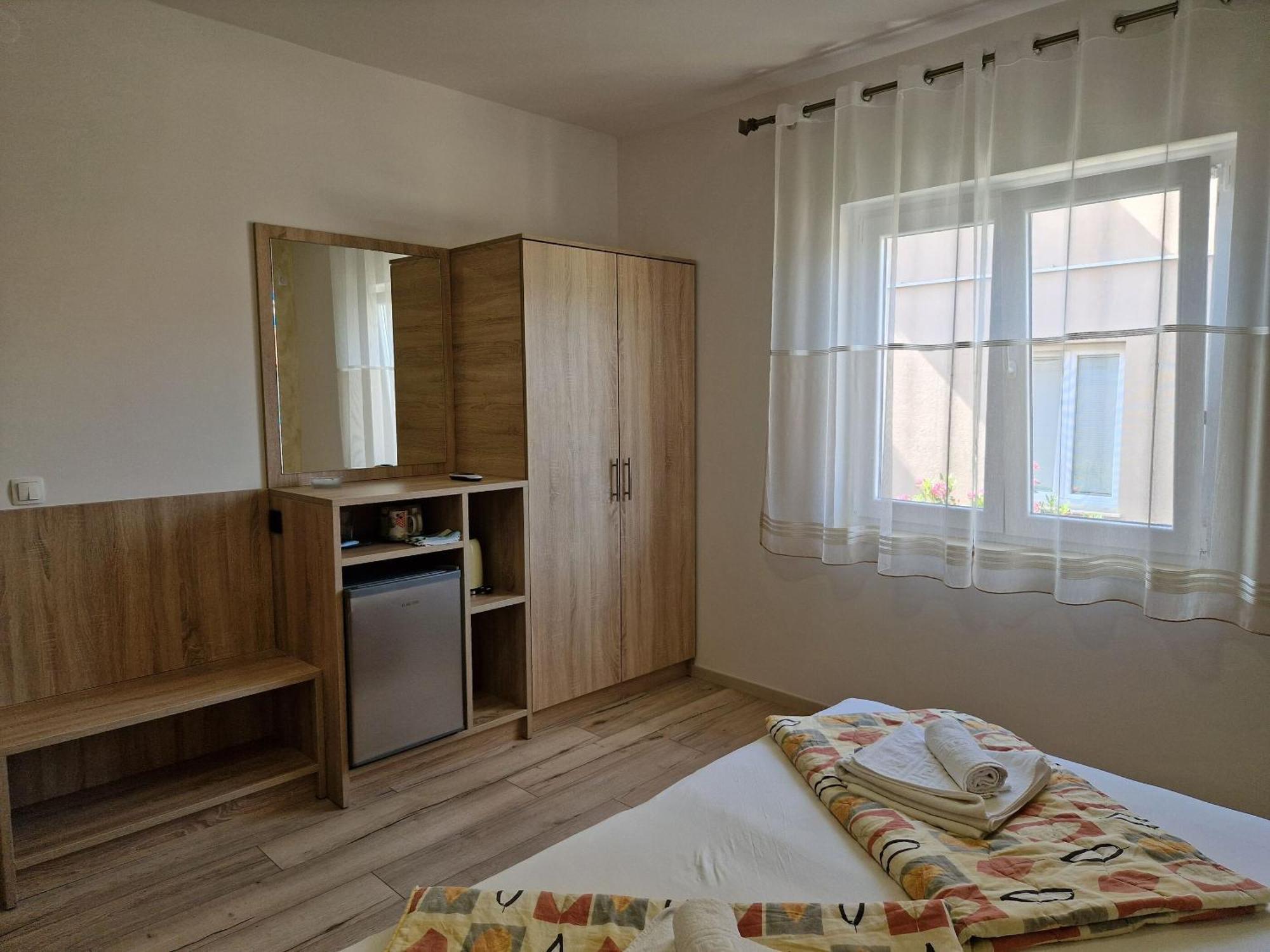Apartment And Rooms Amenka Novalja Εξωτερικό φωτογραφία