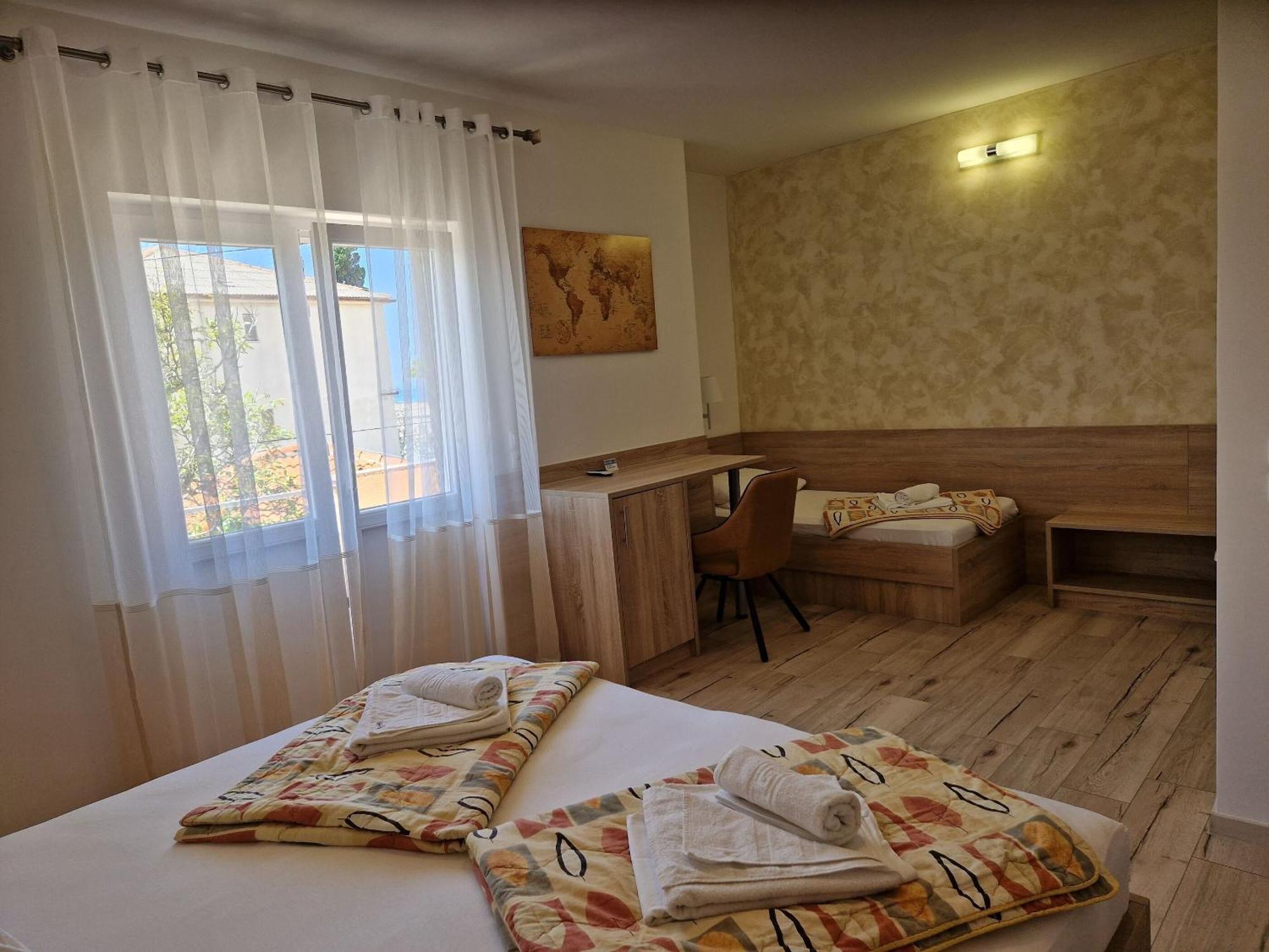 Apartment And Rooms Amenka Novalja Εξωτερικό φωτογραφία