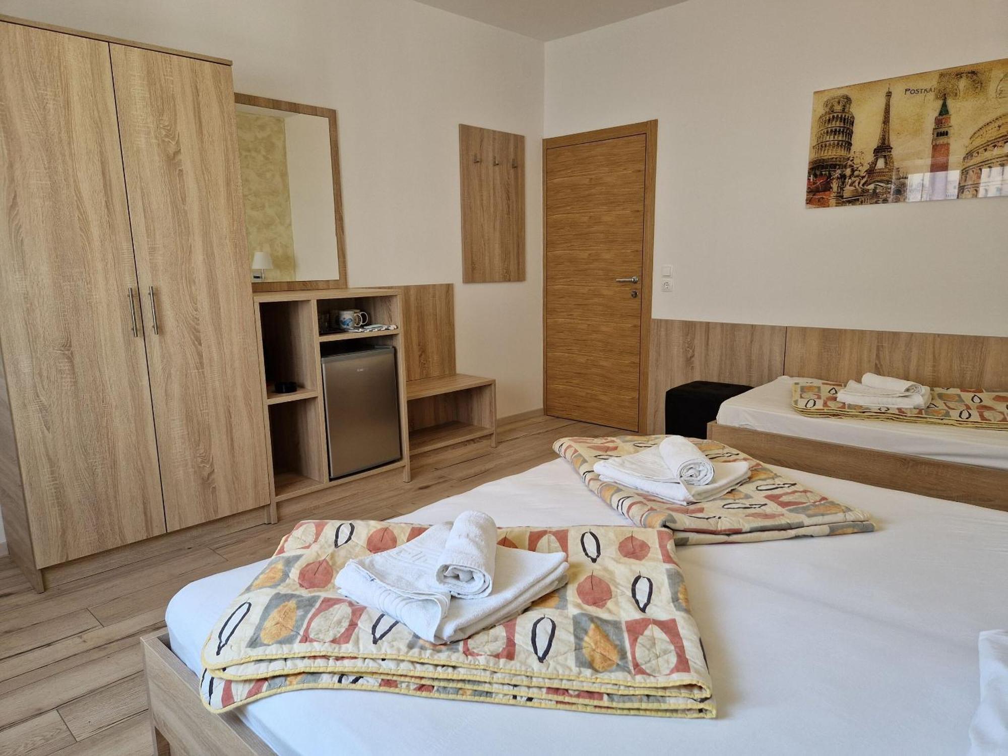 Apartment And Rooms Amenka Novalja Εξωτερικό φωτογραφία