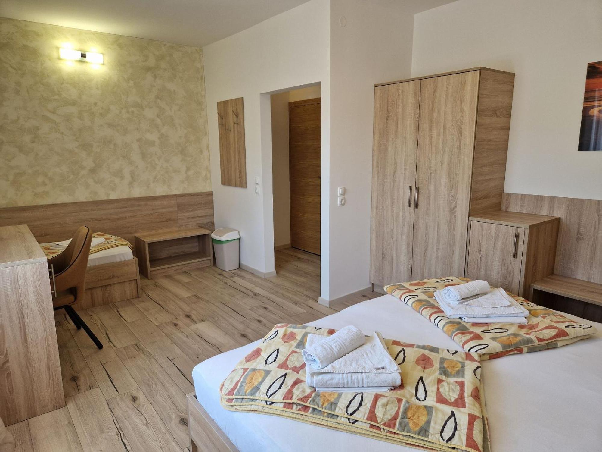 Apartment And Rooms Amenka Novalja Εξωτερικό φωτογραφία