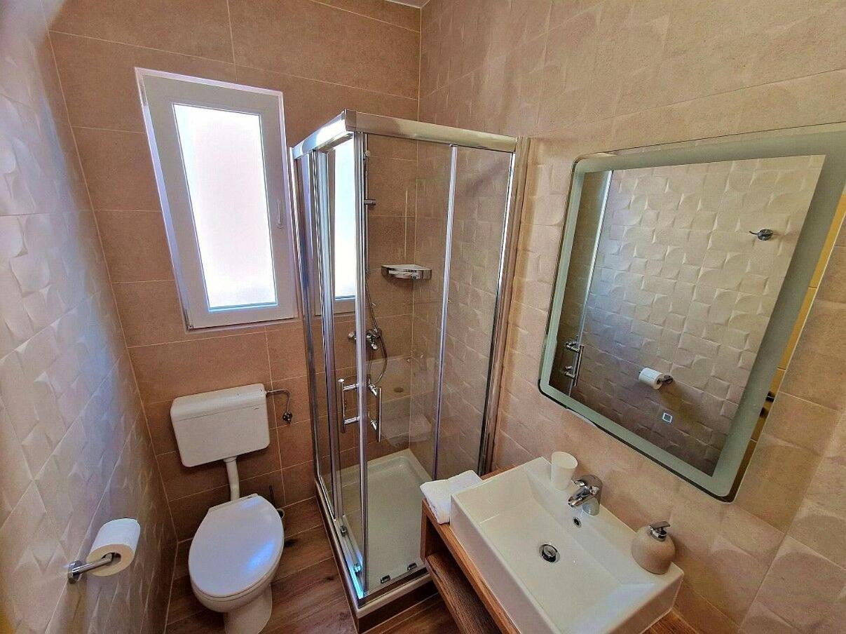 Apartment And Rooms Amenka Novalja Εξωτερικό φωτογραφία