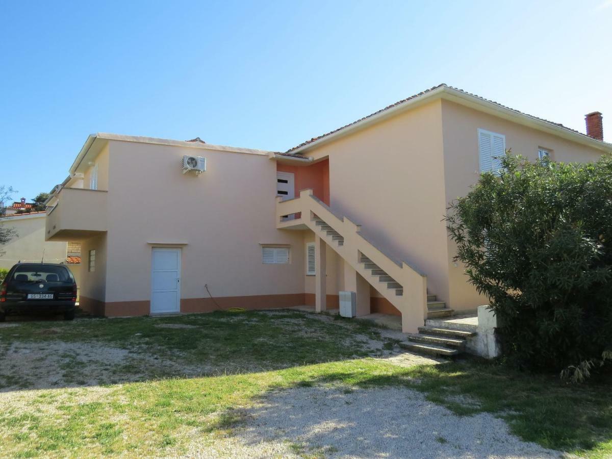 Apartment And Rooms Amenka Novalja Εξωτερικό φωτογραφία